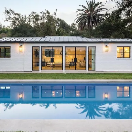 Georgian Modern White Brick Compound With A Beautiful And Clear Pool *